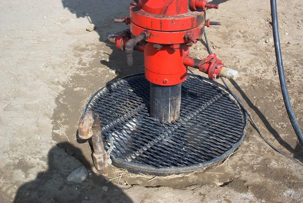 Dual containment sump in use